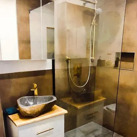 Stilvolle Galeriewohnung Im Land Der Tausend Berge *