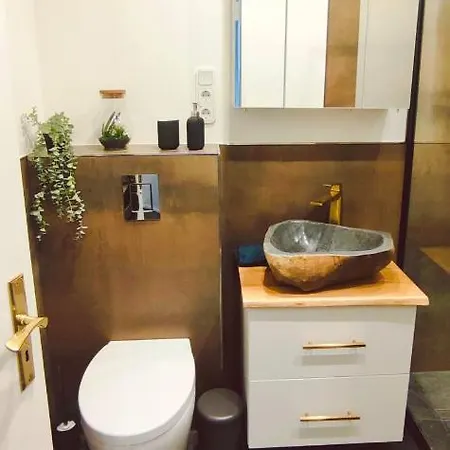 Stilvolle Galeriewohnung Im Land Der Tausend Berge شقة *