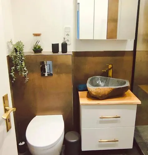 Stilvolle Galeriewohnung Im Land Der Tausend Berge Lägenhet *